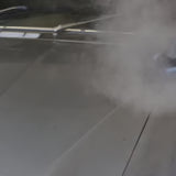 Mit dem Dampfhandschuh lässt sich einfach dein Auto reinigen